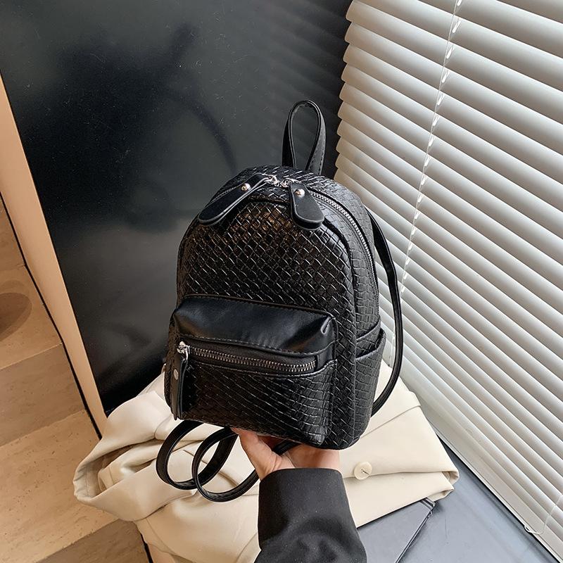 High-end small bag women's summer new fashion versatile backpack lightweight travel backpack