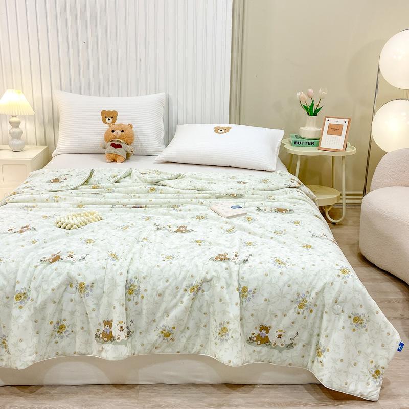 Cool Feeling Class A Ice Cream Summer Cool Quilt, Household Solid Color Summer Quilt Machine Washable Air Conditioner Quilt Summer Ice Silk Thin Quilt