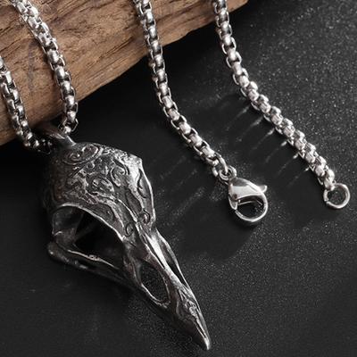 Biker-Accessoire Krähenschädel Anhänger Halskette für Männer Retro Nordischer Stil Personalisierter Schmuck Glücksbringer Geschenk Auto Anhänger