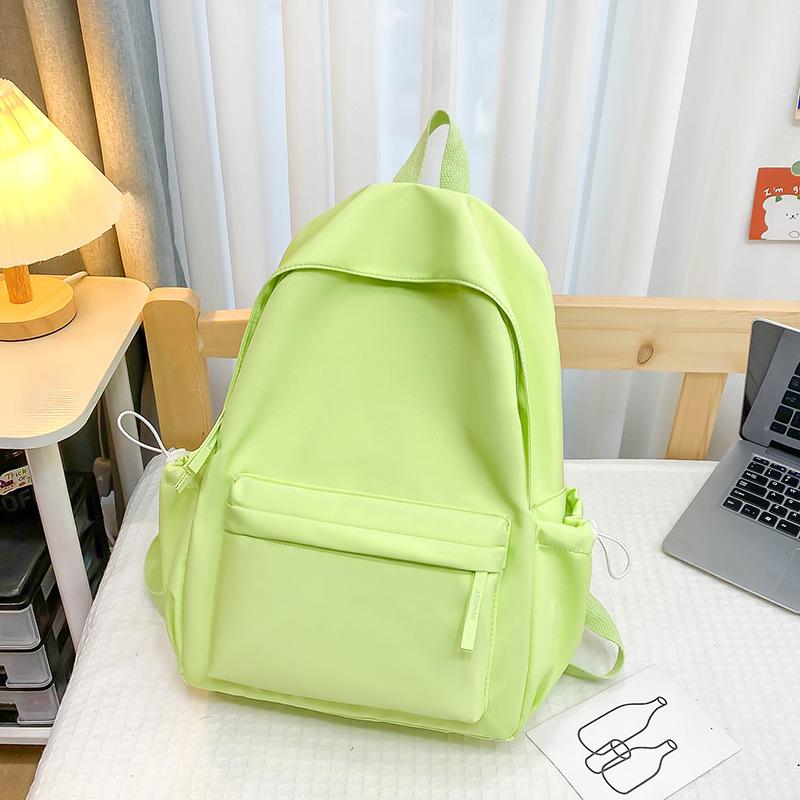 Backpacks Are Fashionable and Popular Among Primary and Secondary School Students