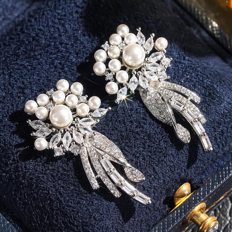 Supply, Temperament Imitation Pearl Zircon Earrings, Women's Flower Fringed Long Earrings Full of Diamonds