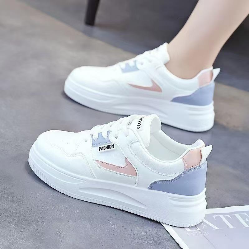 White Shoes for Women In Autumn New Popular Sports and Casual Shoes for Board Shoes Thick Soles for Women In Spring and Autumn Waterproof Shoes