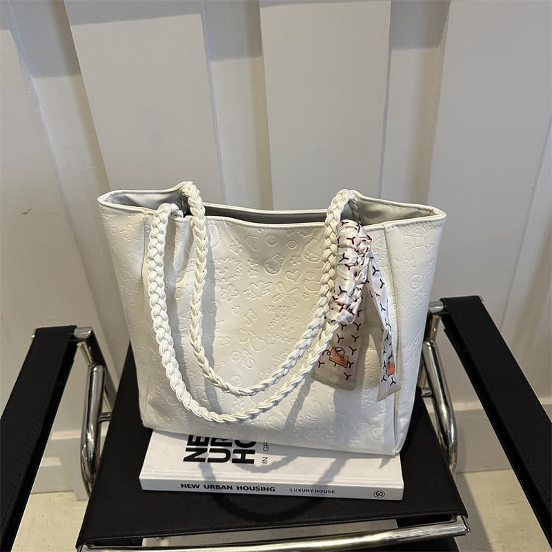 Chic Large Capacity Women's Tote Bag 2024 New Trendy Shoulder Bag For School And Commute