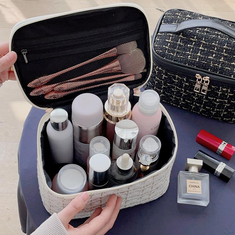 

Grid Design Cosmetics Storage Bag PU Leather Handle Stylish Polyester Zipper Makeup Bag Black