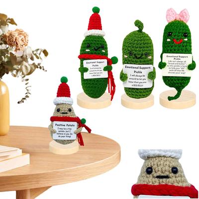 Simpatico Pupazzo all'Uncinetto a Forma di Cetriolo di Natale con Biglietto con Messaggio Positivo Peluche di Supporto Emotivo Regalo per Tutte le Età