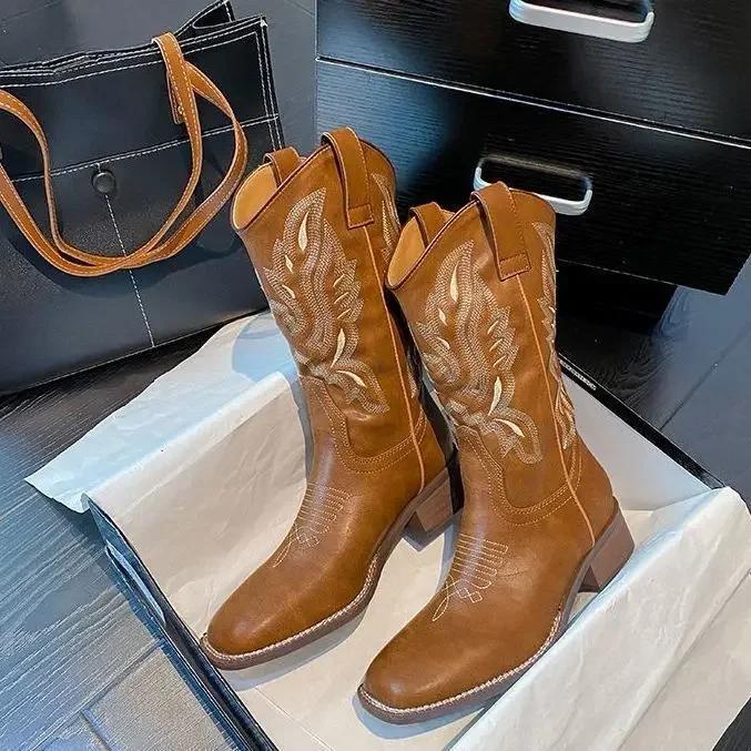 

Модная джинсовая женская обувь до середины икры, осенние полусапоги на среднем каблуке в ковбойском стиле, удобная и элегантная шикарная обувь Y2k 40