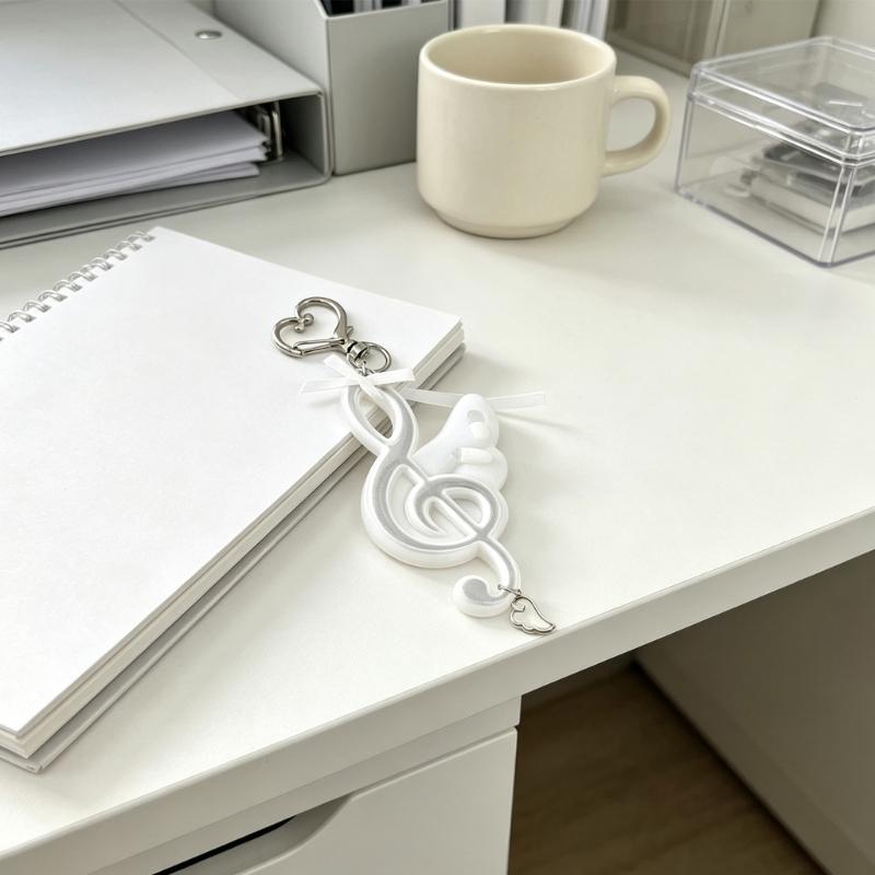 Treble Clef Keychain Charm with Heart-Shaped Lobster Clasp and Split Ring, White Y2K-Inspired Accessory with Small Wing Detail for Keys and Bags