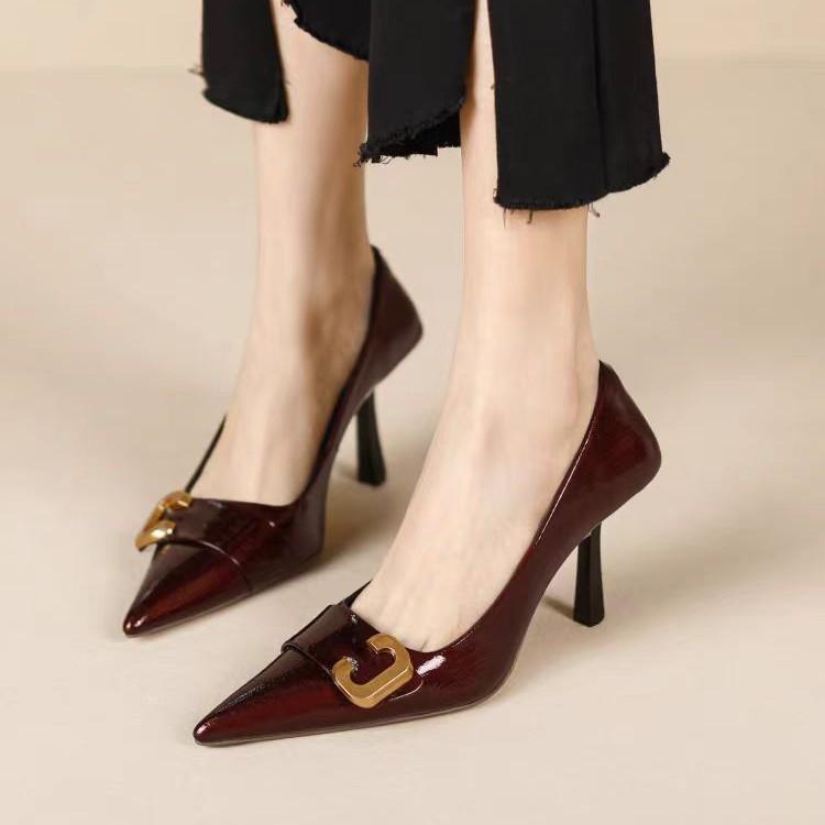 Burgundy temperament high heels women's spring and autumn 2025 new French temperament niche shallow mouth pointed thin heel single shoes