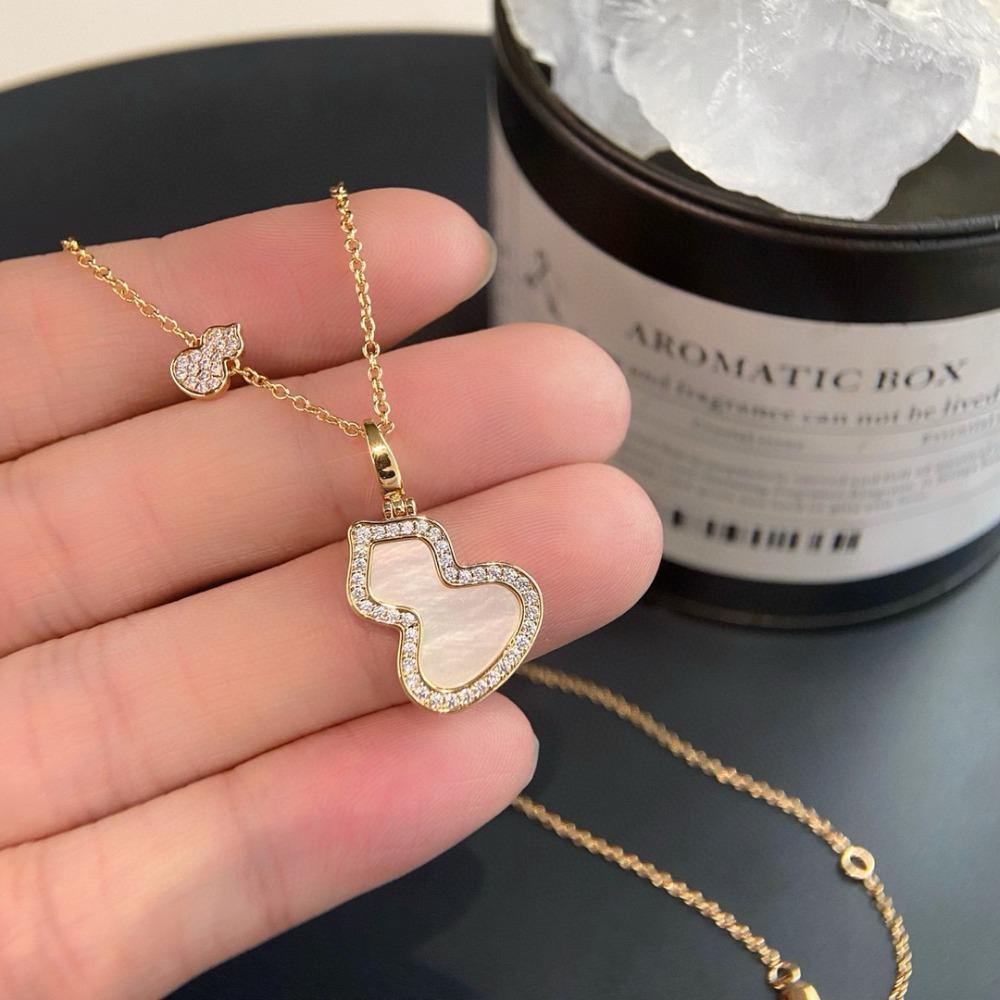 Diamond-encrusted Double Gourd Necklace Women s V Gold High Version Thick-plated 18K Rose Gold White Fritillary Pendant Collarbone Chain Agate