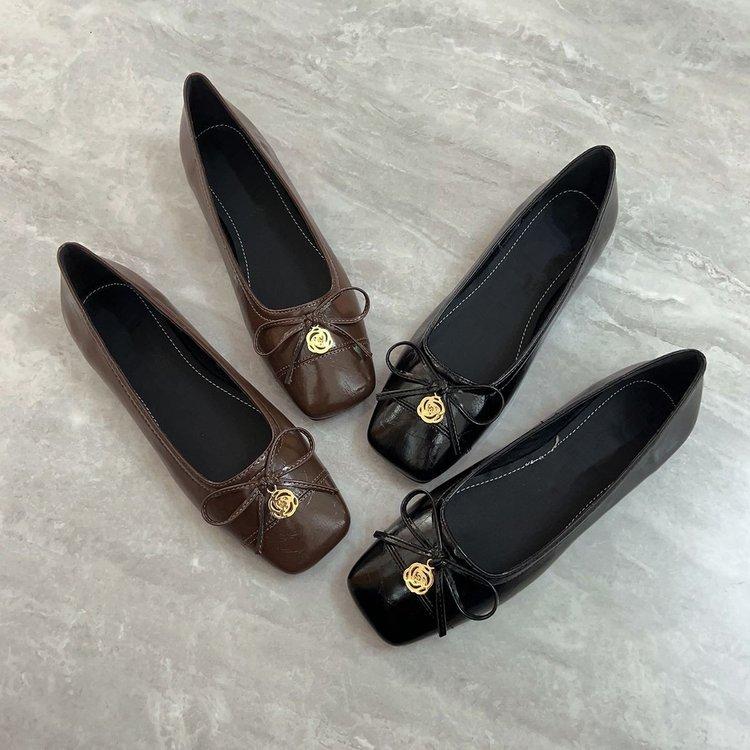 French Small Single Shoes Women's 2025 New Square Head Shallow Mouth Flat Shoes Small Fragrant Versatile Soft Sole Fashion Mary Jane Shoes