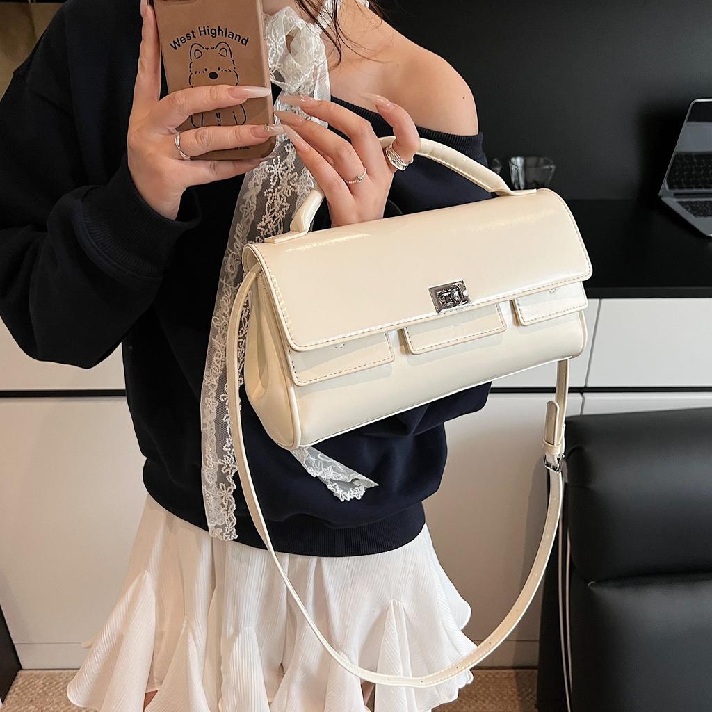 New Fashion Versatile Handbag Commuter Shoulder Crossbody Bag