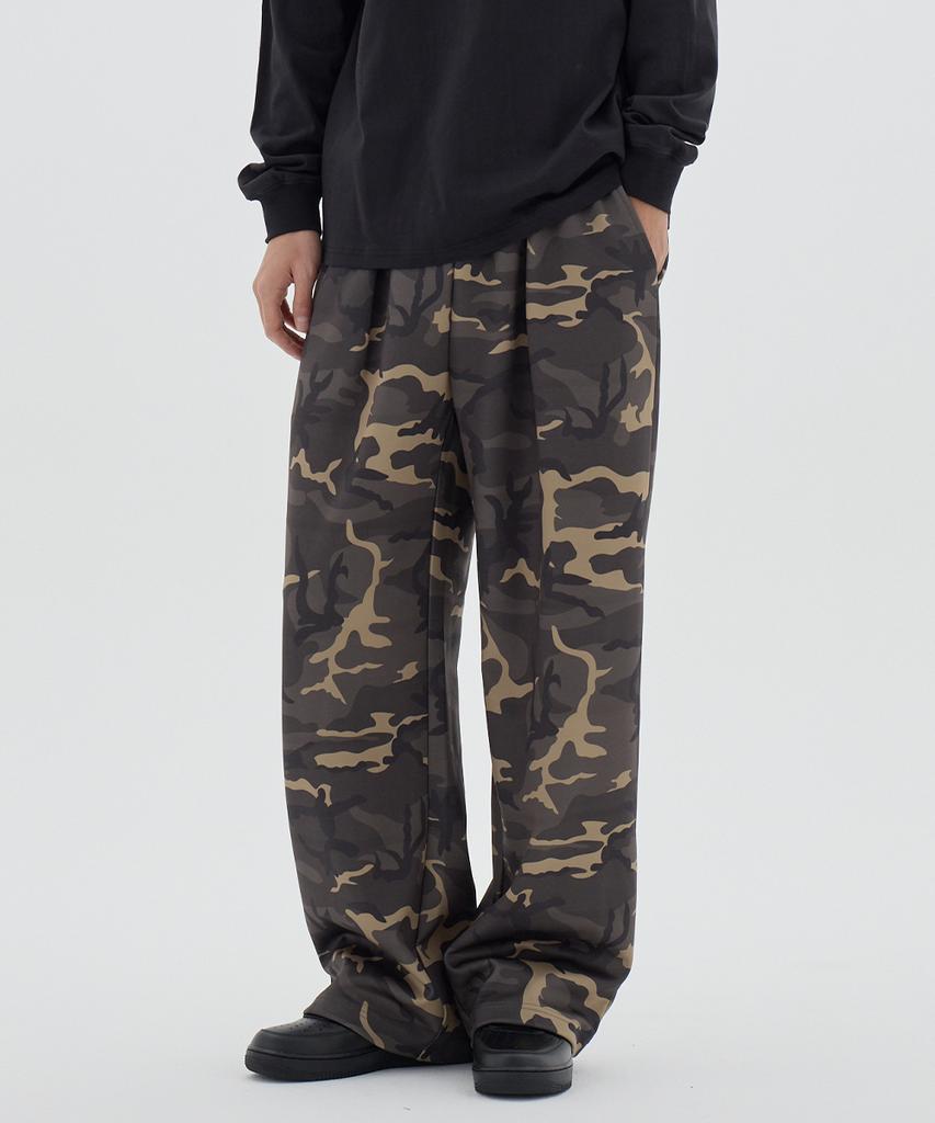 URBANAGE Camo Single-Pleat Wide Sweatpants_Khaki
