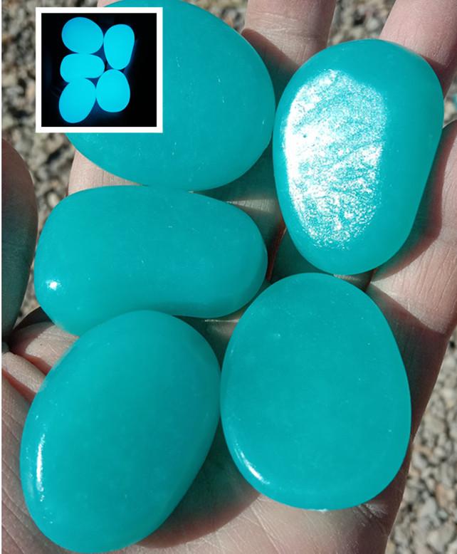 4.5cm Large Colored Luminous Stone for Fish Tank and Garden Landscaping - 15g, Glows At Night.