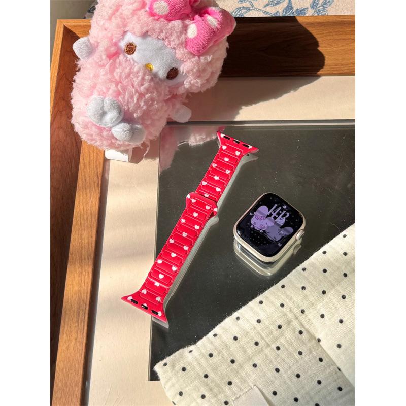 

Three-Bead Slim Silicone Magnetic Strap for Apple Watch 8/11 For iWatch S9/8/7 [45mm] красный
