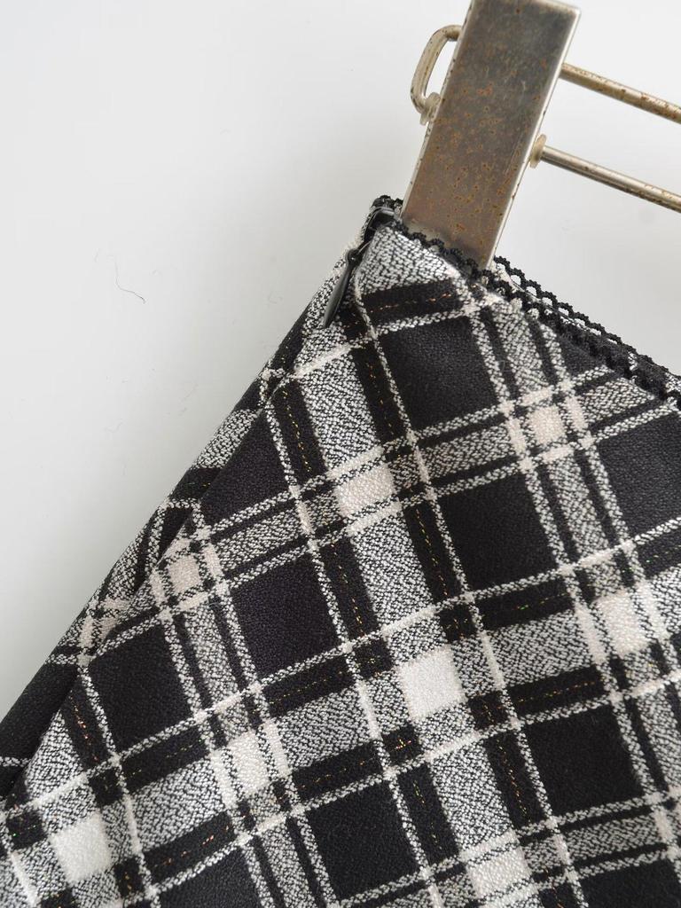 Spring Aristocratic Tartan Plaid Skirt with Safety Shorts - Retro British Style, Bowknot Accent, Hip-Hugging, Versatile Women's Short Skirt.