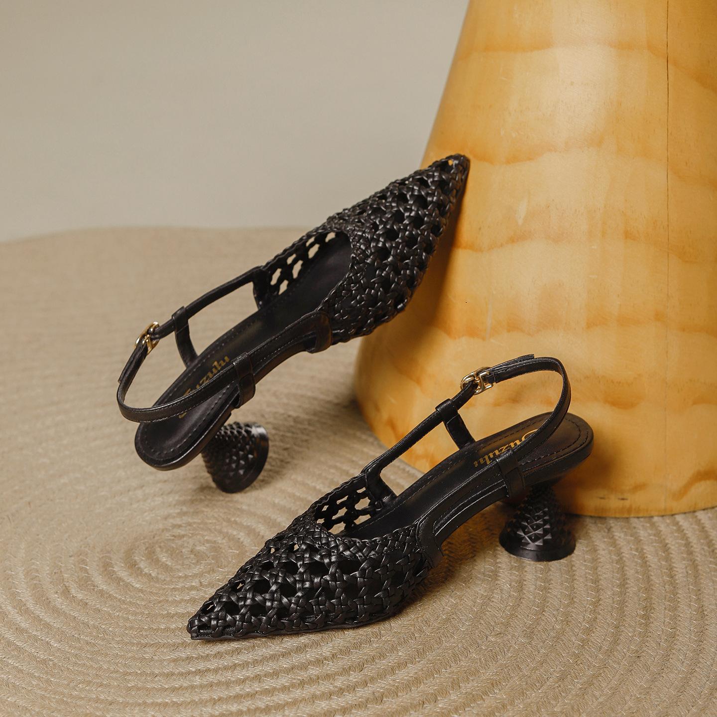 

Французские туфли-лодочки на высоком каблуке с плетеным верхом и полыми деталями, летняя новинка, дышащие, с мелким вырезом, элегантные, сандалии с открытым носком для женщин 34 чёрный