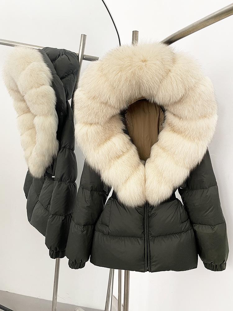 Giacca invernale da donna in piuma d'anatra bianca con cappuccio in vera pelliccia di volpe