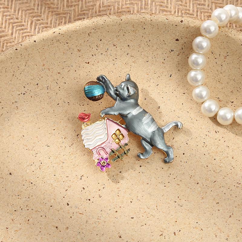European & American Retro Kitten Rhinestone Brooch with Exquisite Inlaid Diamonds