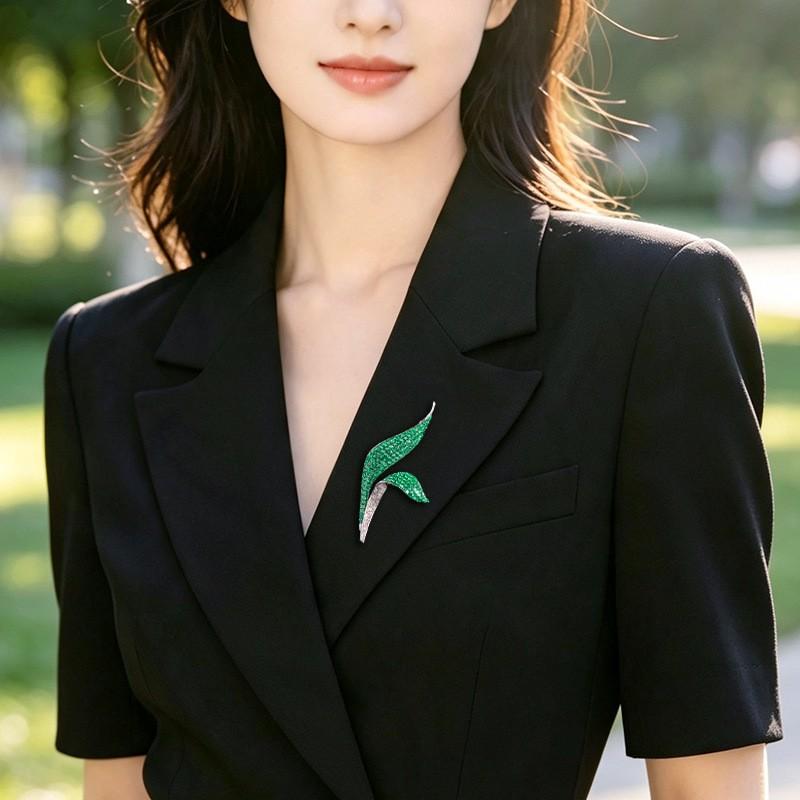 Elegant Calla Lily Brooch Full Sparkling Color Zircon Fashion Accessory Coat Cheongsam Women