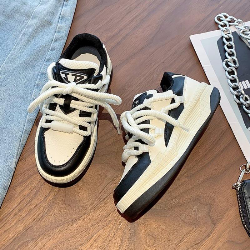 Little white shoes women's 2025 new spring and autumn breathable big head bread shoes sports versatile black and white soft leather dad shoes round
