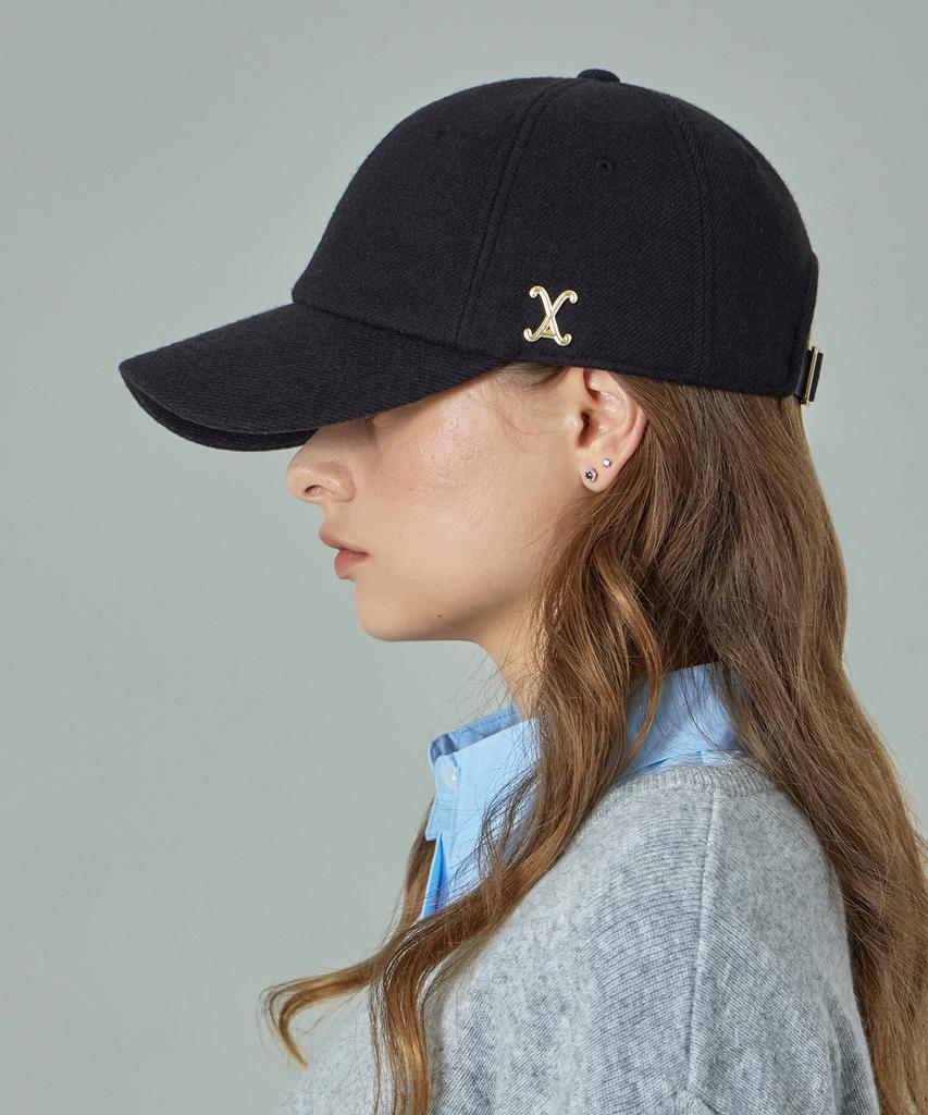 Bajal Va Curved Studded Link Wool Ball Cap Black