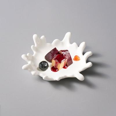 Keramik-Essteller, kreativer unregelmäßiger flacher Teller, Steakteller, Dessertteller, Snackteller, Sushi-Teller, reines weißes Geschirr