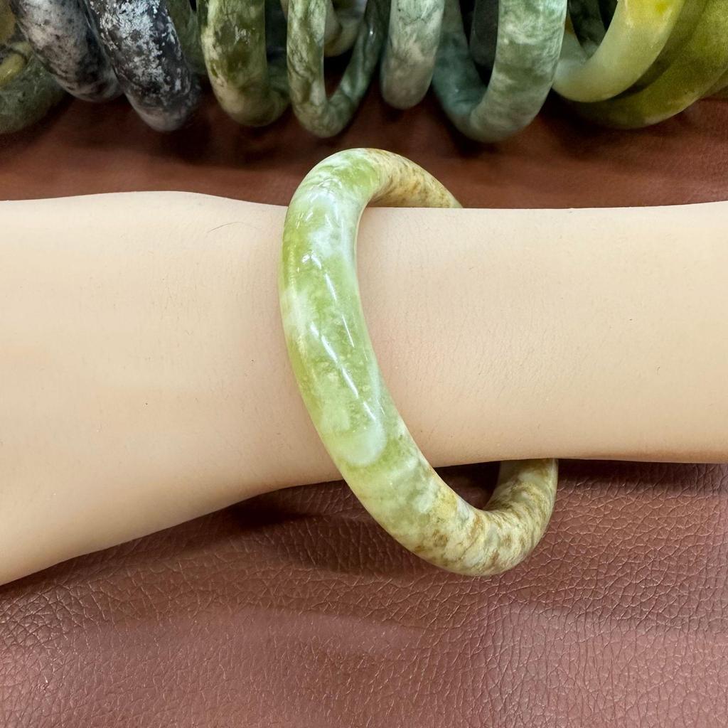 Xiuyu Jade Bangle with Earth Blue, Red, Lemon Yellow, Dark Blue, and Dark Green Veins