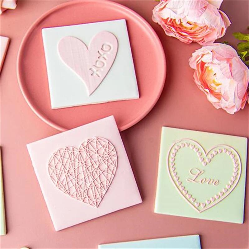 Love Heart Cutting Suit Acrylic Cookie Mold Biscuit Cutter Molds Hearts Shape Embossed Handmade Bakeware Tool for Valentines Day