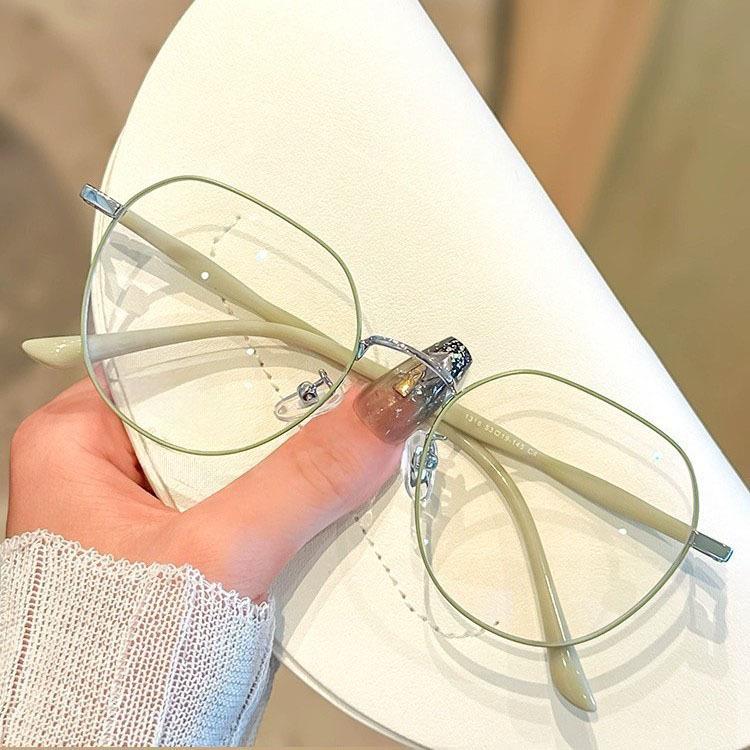 Blue Light Blocking Gold Wire Round Glasses for Myopia - Thin, Makeup-Free Design for Girls