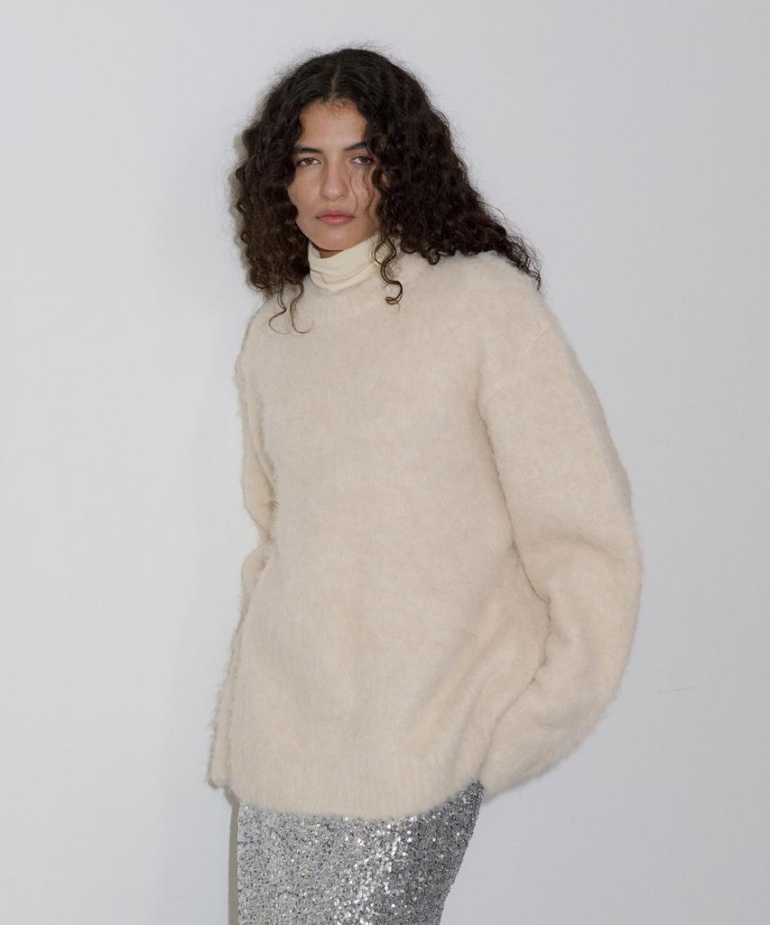 Obeodyupeulleeo Oversize Hairy Knit _Cream