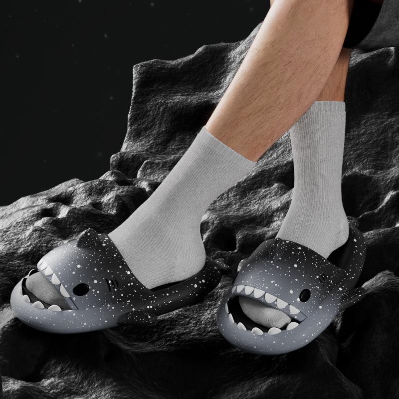 Fashion Cute Cartoon Shark Slippers For Women Men Gradient Color Summer Platform Shoes Night Glowing Style Couples Home Street Slides