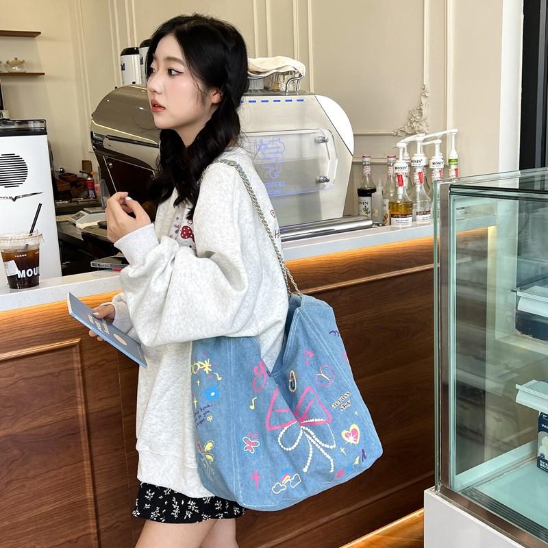 

Джинсовая сумка Y2K, модные сумки для подмышек, стильная сумка с рисунком граффити, большая вместимость для путешествий на открытом воздухе синий