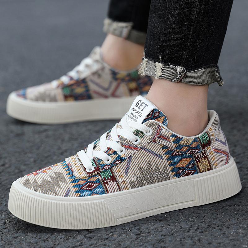2026 Frühling und Herbst Nationaler Stil Trendige Herren Low-Top-Schuhe Retro Jacquard Koreanische Edition Vielseitig Große Größen Trendige Schuhe