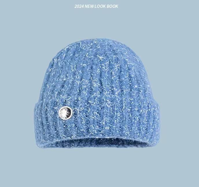 New Simple Button Wool Hat Women's Autumn and Winter Big Head Circumference Versatile Warm Knitted Hat Simple Ear Protection Cold Hat