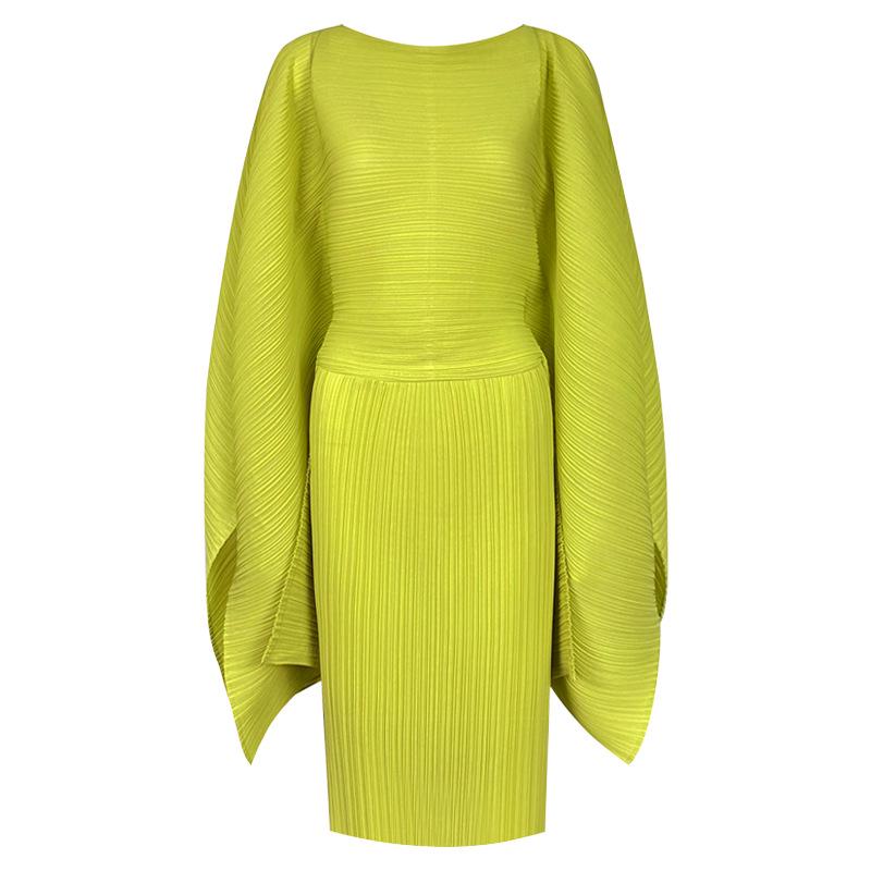 Women's Solid Color V-Neck Loose Pleated Mid-Length Dress for Spring 2025