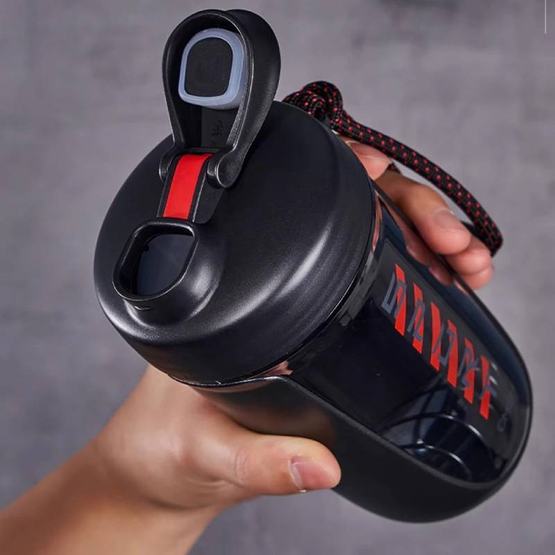 Shaker für Männer und Frauen aus robustem Kunststoff für Fitness und Sport