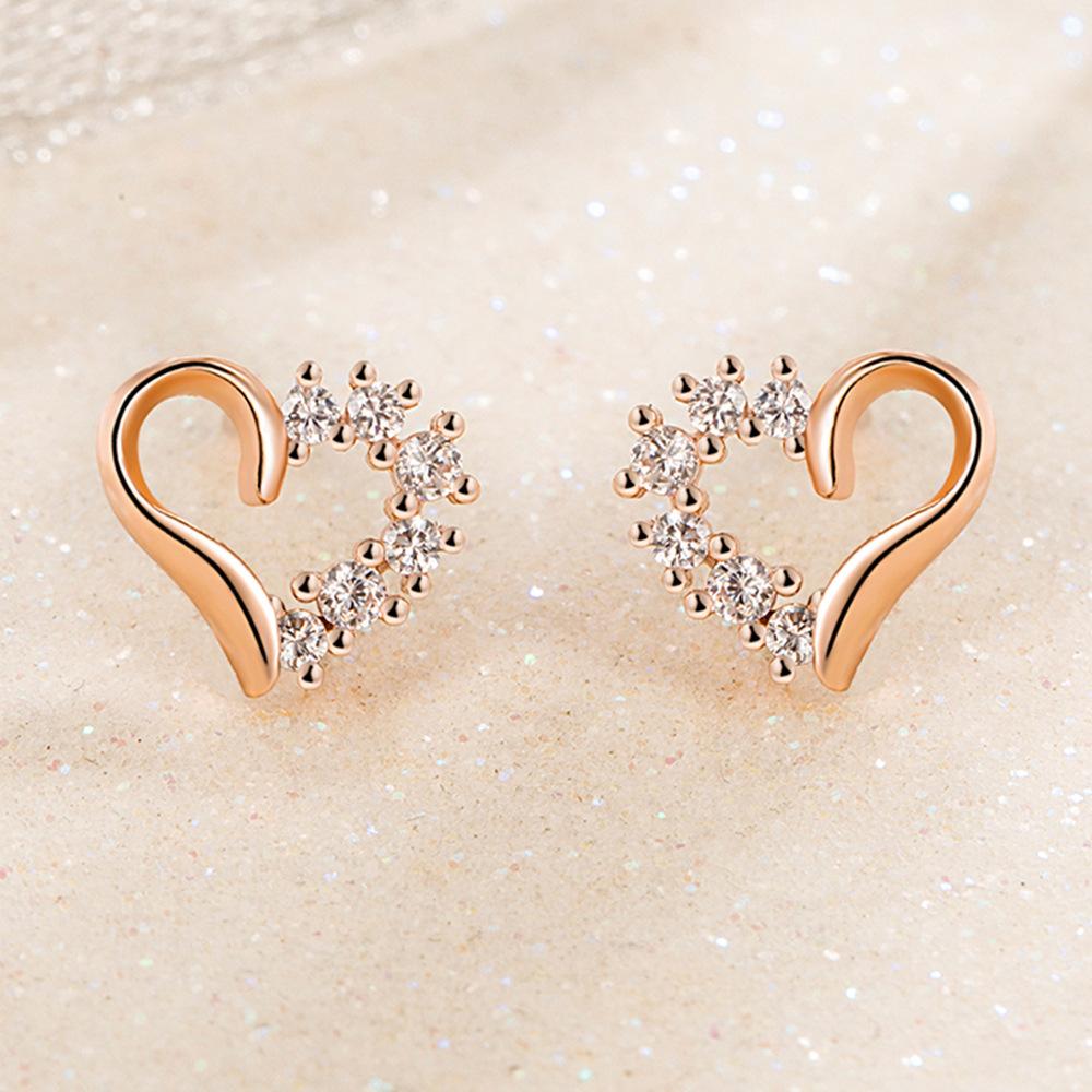 

Корейская версия маленьких свежих бриллиантовых полых сережек в форме сердца, милый асимметричный дизайн, милая мода