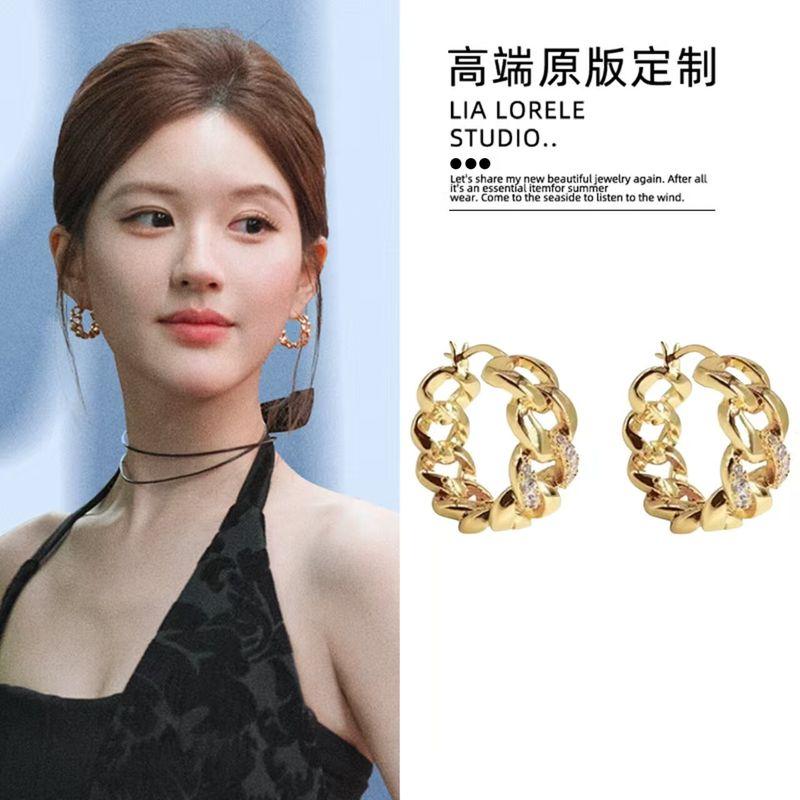 Zhao Lusi and Xu Yiyi s Same Style Gold Chain Hoop Earrings, European and American Style, Versatile and Chic Niche Earrings Zhao Lusi s Same Style Gold Chain Earrings