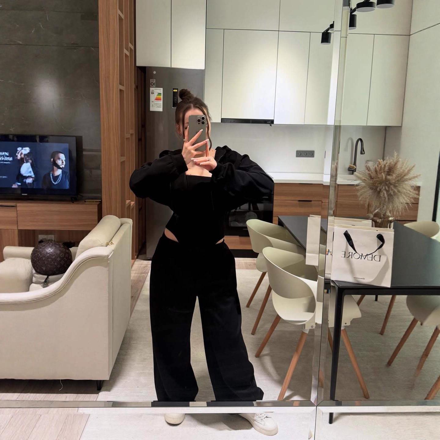 

Женский повседневный комплект из куртки с длинным рукавом и свободных брюк на осень 2025 года XL чёрный