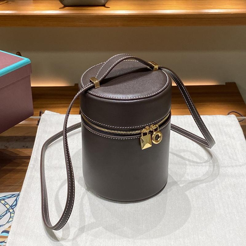 

2026 New Genuine Leather Women s Bag Safi Thread Tire Cowhide Cylindrical Vertical Mini Lunch Box L/P12 Bucket 12x16cm
