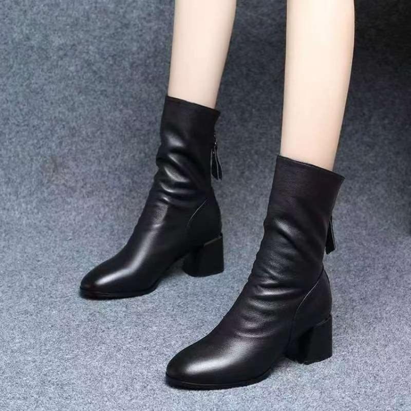 Neue Damenstiefel und -schuhe aus weichem Leder mit wasserdichter Plateausohle, dicken Absätzen und seitlichen Reißverschlüssen, Einzelschuhe