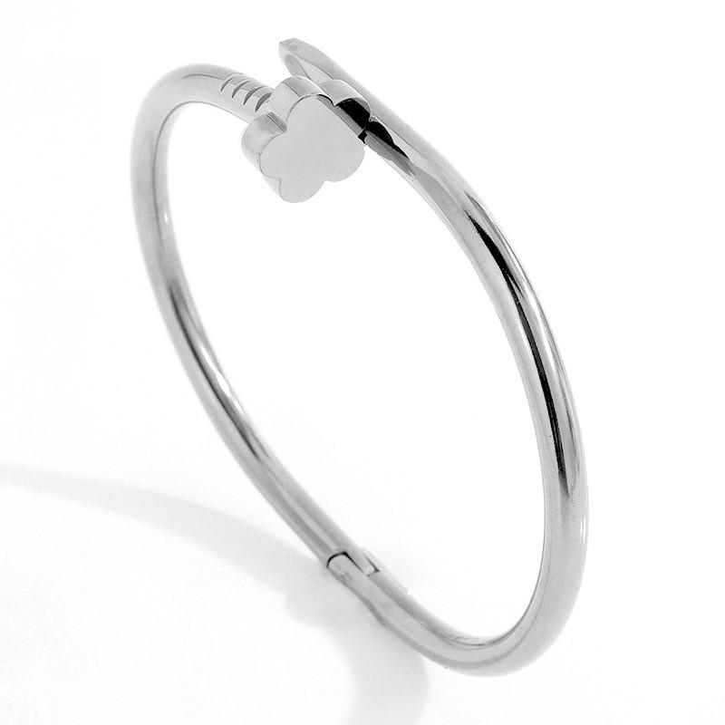 1Pcs Silver Love Bracelet Stainless Steel Heart-shaped Bracelet Women Advanced and Non Fading Titanium Steel Jewelry
