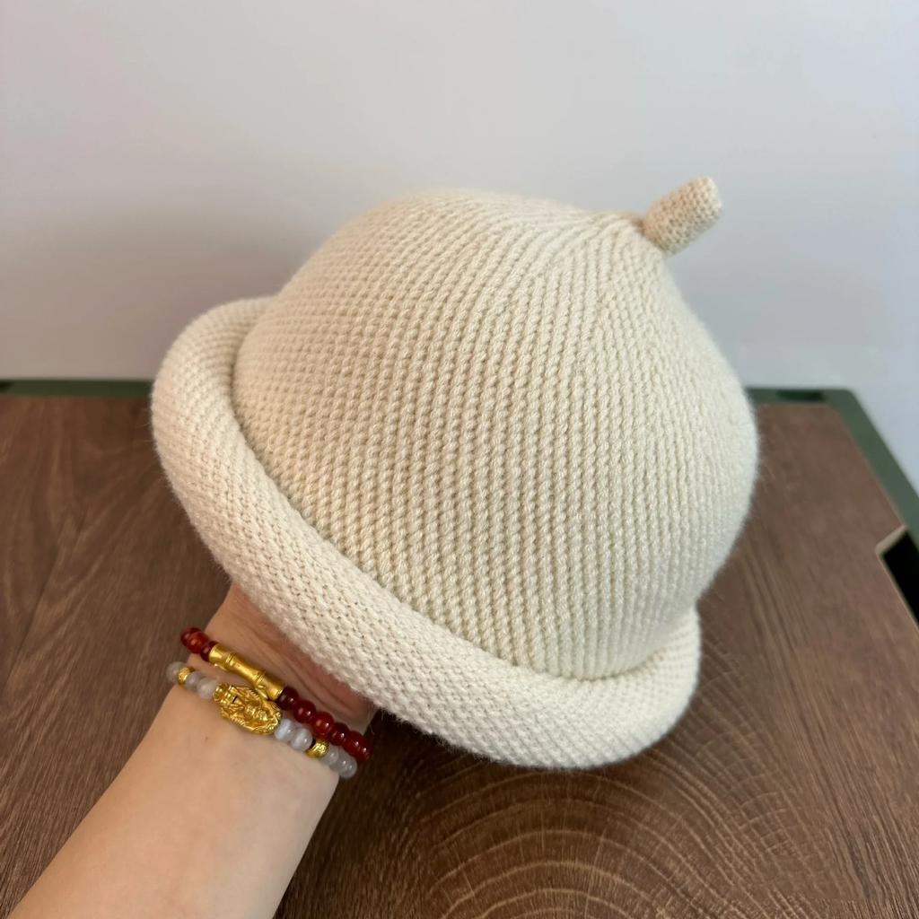 Men's and Women's Fashion Knitted Melon Skin Hats Casual Berets Comfortable Landlord Hats Warm Painter Hats Pacifier Cap