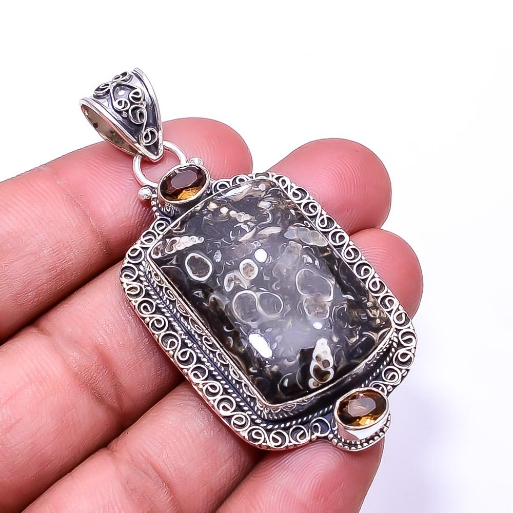 

Turritella Agate -Wyoming, Smoky Fine Art 925 Sterling Silver Pendant 2.46 P29
