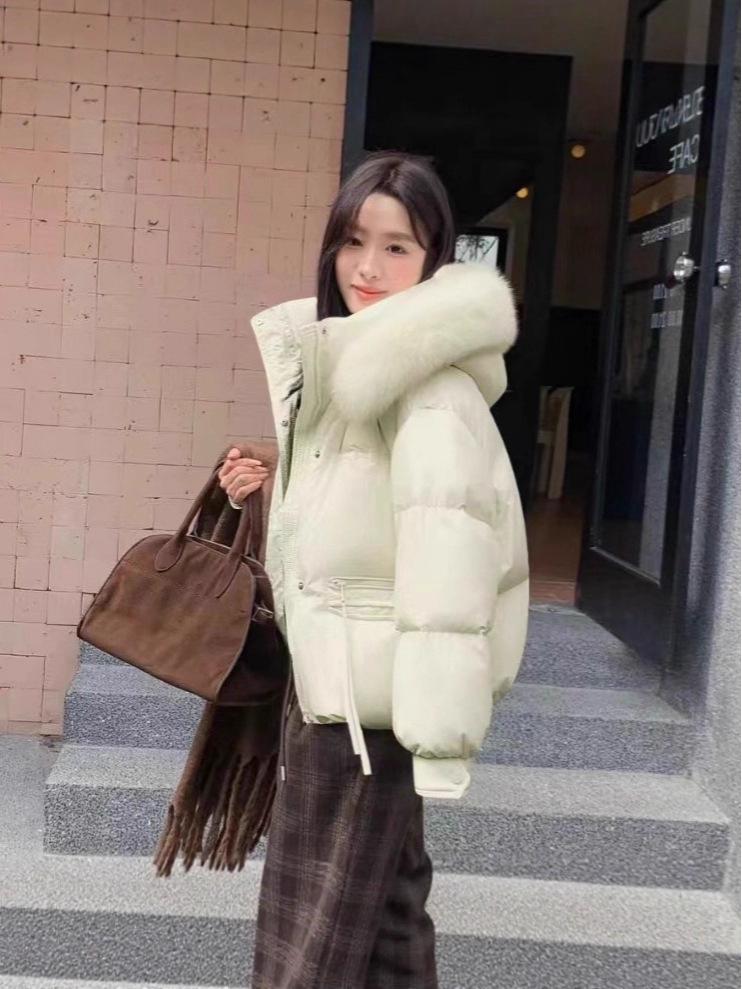 2025 Winter Short Women's Down Jacket: Sweet Korean Style, Petite Fit, White Duck Down, Loose, Thickened Coat