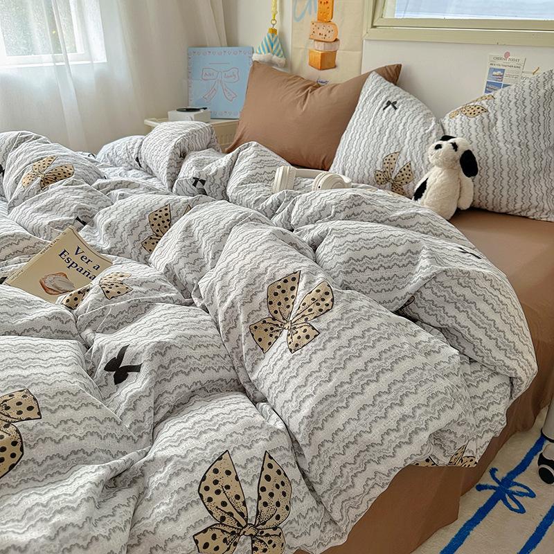 

Class A Maternal And Infant Grade Naked Sleeping Pure Cotton Four-Piece Set, Small Fresh Washed Cotton Cute Cartoon Cream Wind Bed Sheet Quilt Cover Single quilt 1.5x2.0m