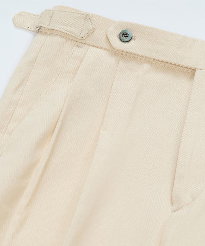 BELLIEF Cotton Adjust Double Pleats Relaxed Chino Pants (Ecru)