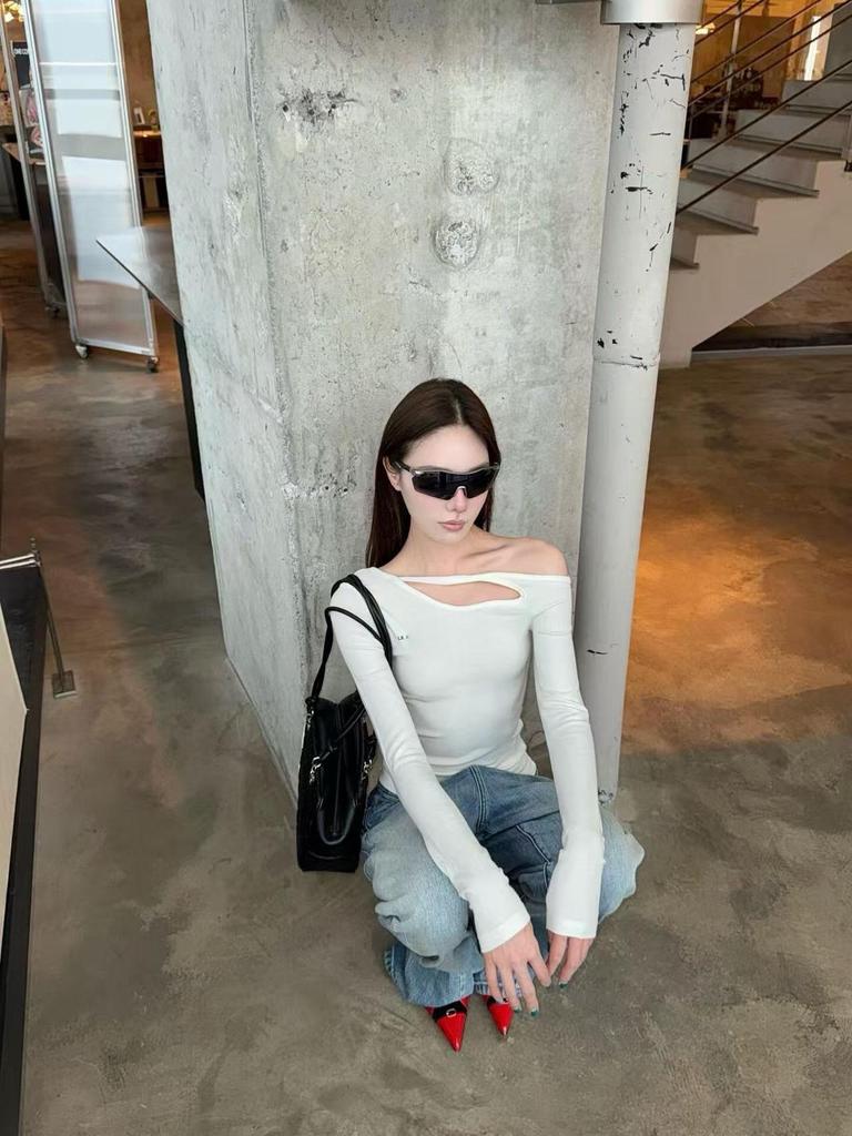 Nanyou LE* Off-Shoulder T-Shirt mit Buchstabenprint, figurbetont, langärmelig