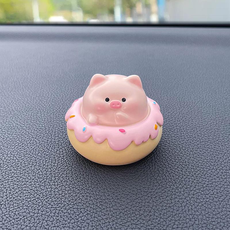 Ornament pentru mașină de porc drăguț din desene animate Consola centrală creativă pentru interiorul mașinii Decorarea tabloului de bord Accesorii auto