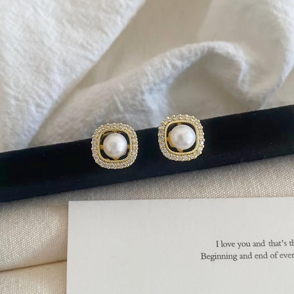 Elegant French Square Freshwater Pearl Stud Earrings: Exquisite, Light Luxury, Versatile Fashion Ear Jewelry for Women.